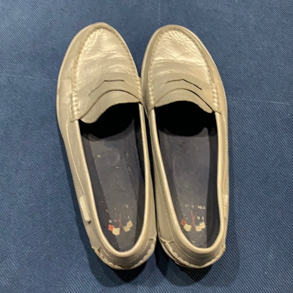 ❗️SALE❗️Cole Haan silver loafers size 8 - Picture 1 of 7